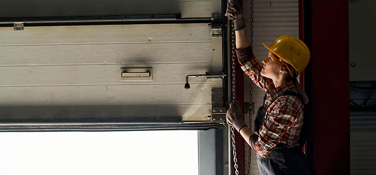 Addressing Common Garage Door Stoppage Issues in Montmagny, QC